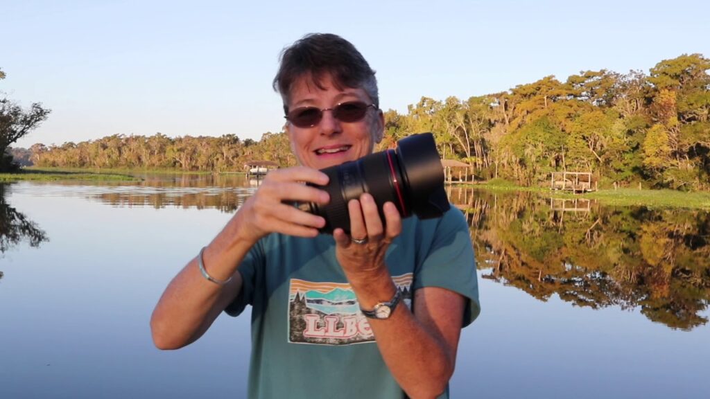 How to Sign Camera Lens in Auslan
