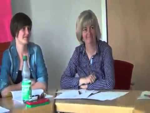 How to sign Vhs Göttingen Gebärdensprache in ASL