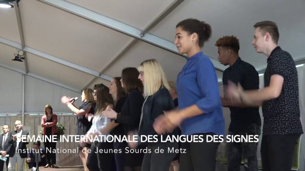 How to sign Ecole De Langue Des Signes Paris in ASL