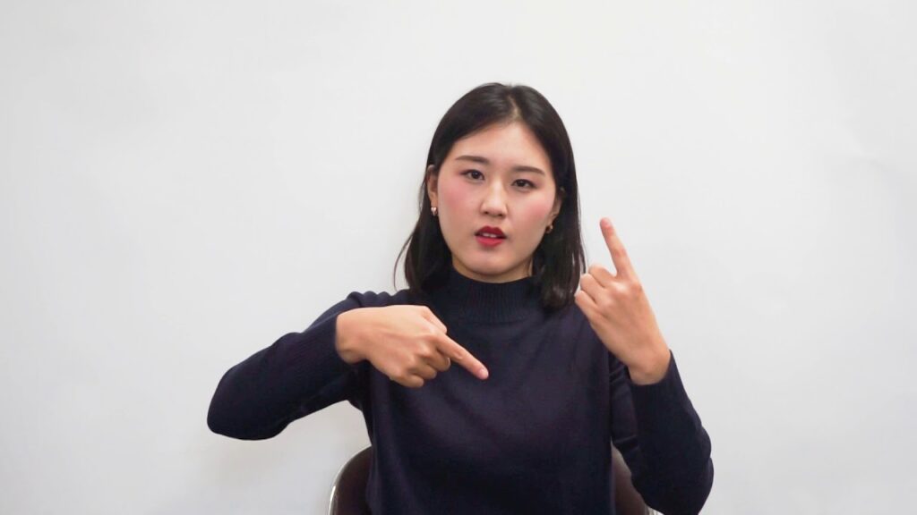 How to sign 골절로 in ASL