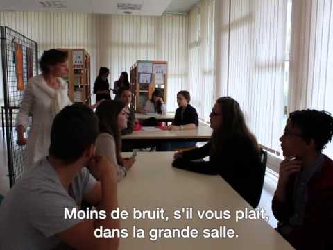 How to sign Varoquaux Langue Des Signes in ASL